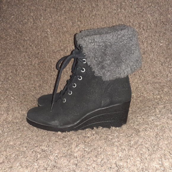 UGG Women UGG-Zea-Black Suede Leather Shearling Wedge Lace-Up Boots-Sz 36-5 US-Near Mint